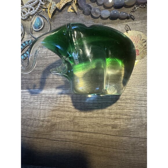 Murano Art Glass Mid Century Modern Emerald Green Elephant Figurine/Paperweight - Picture 7 of 11
